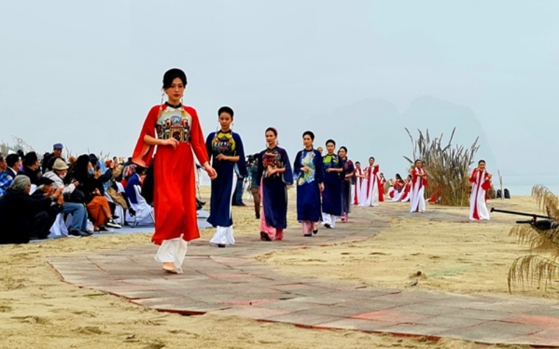 festival ao dai quang ninh 2020 mien di san